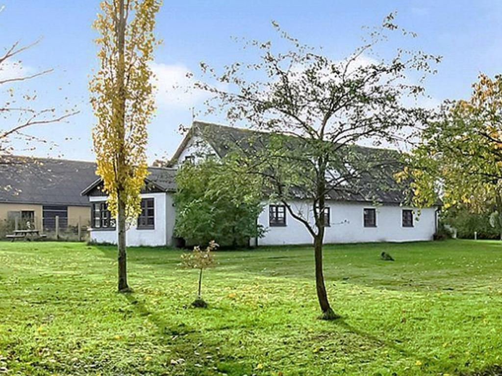 Tiklo Bed And Breakfast Arnborg Bagian luar foto
